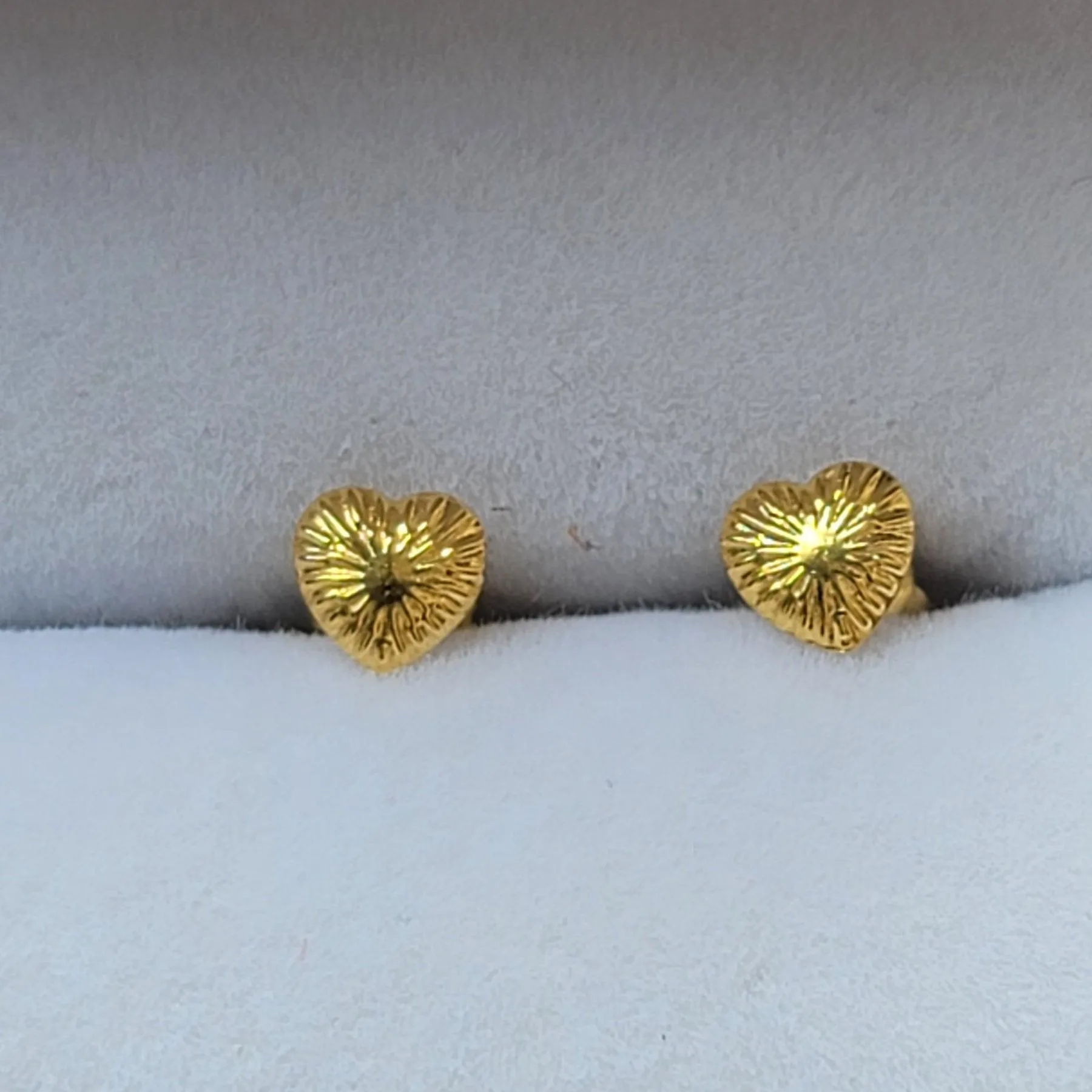 18k Yellow Gold Heart Stud Earrings