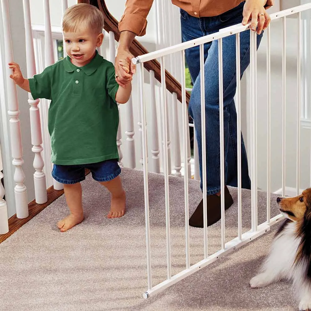 KidCo  Safeway  Hardware Mounted Safety Gate - White