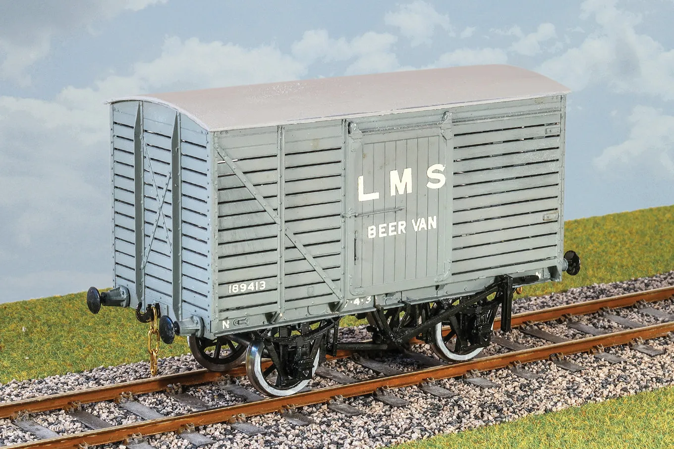 Parkside Dundas O Gauge PS08 LMS Beer Van Wagon Kit w/Wheels