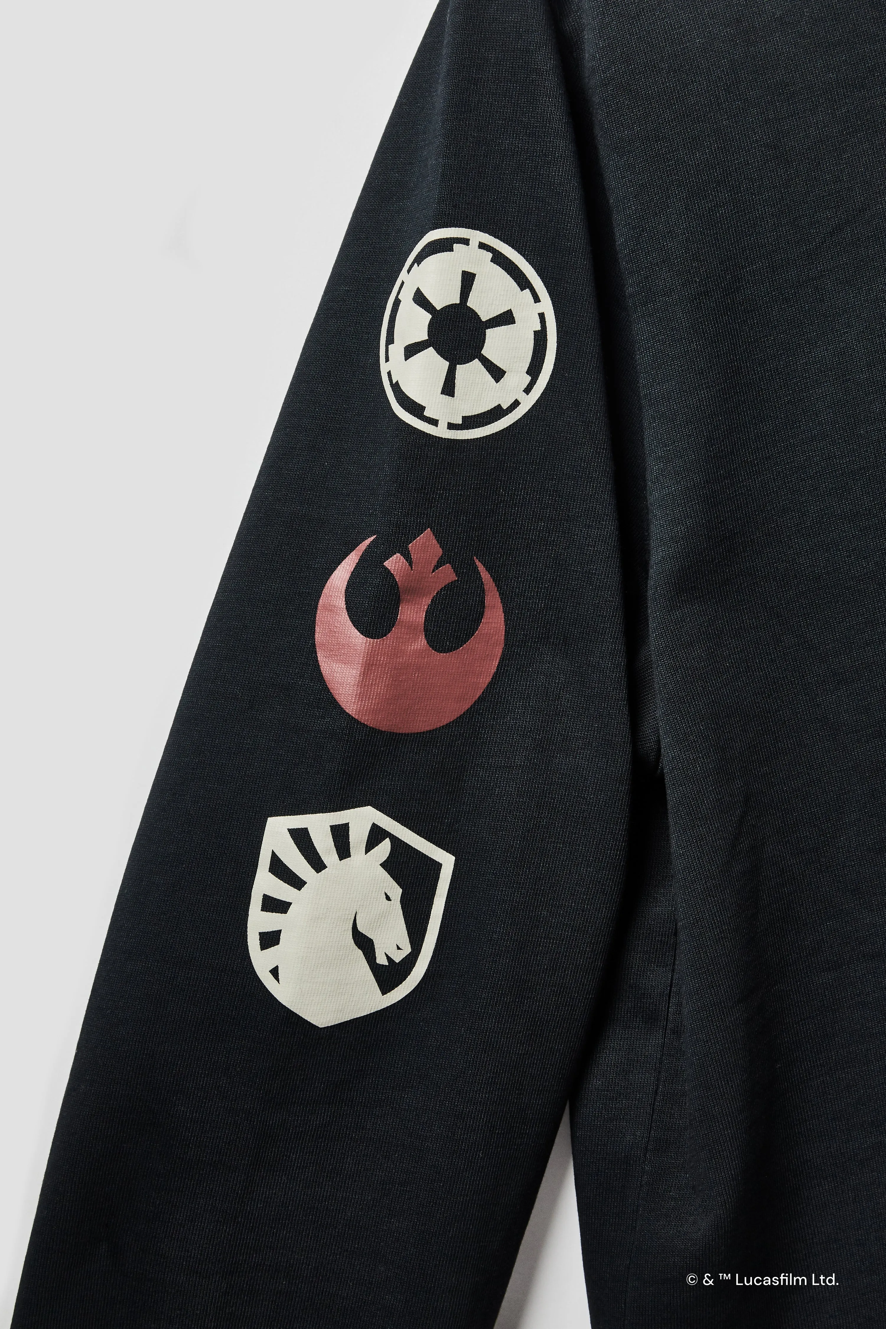 STAR WARS™ | TEAM LIQUID LIGHT VS DARK SPLIT DYE LONGSLEEVE