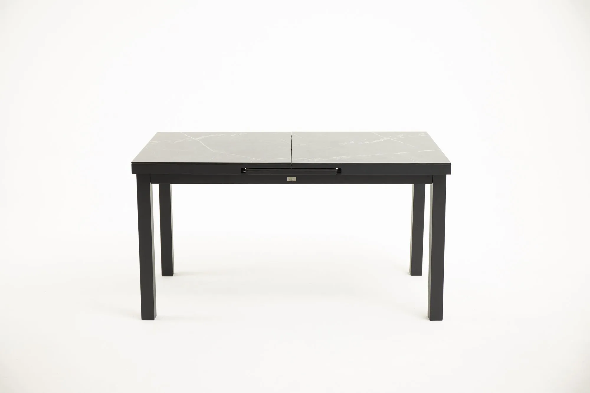 XANTHI Extendable Outdoor Dining Table